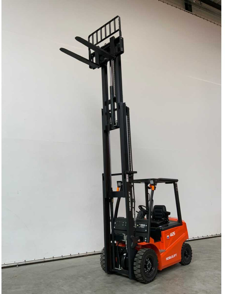 NOBLELIFT - 2024 - Q25-SERIES - 2.5T FORKLIFT ADJUSTABLE FORKS 4.8M - Vysokozdvižný vozík: obrázek 3 NOBLELIFT - 2024 - Q25-SERIES - 2.5T FORKLIFT ADJUSTABLE FORKS 4.8M - Vysokozdvižný vozík: obrázek 3