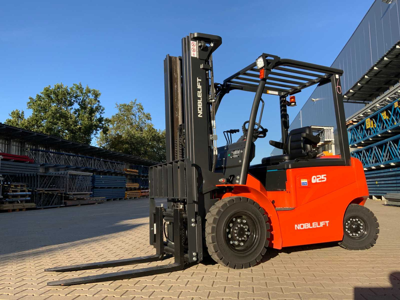 NOBLELIFT - 2024 - Q25-SERIES - 2.5T FORKLIFT ADJUSTABLE FORKS 4.8M - Vysokozdvižný vozík: obrázek 5 NOBLELIFT - 2024 - Q25-SERIES - 2.5T FORKLIFT ADJUSTABLE FORKS 4.8M - Vysokozdvižný vozík: obrázek 5