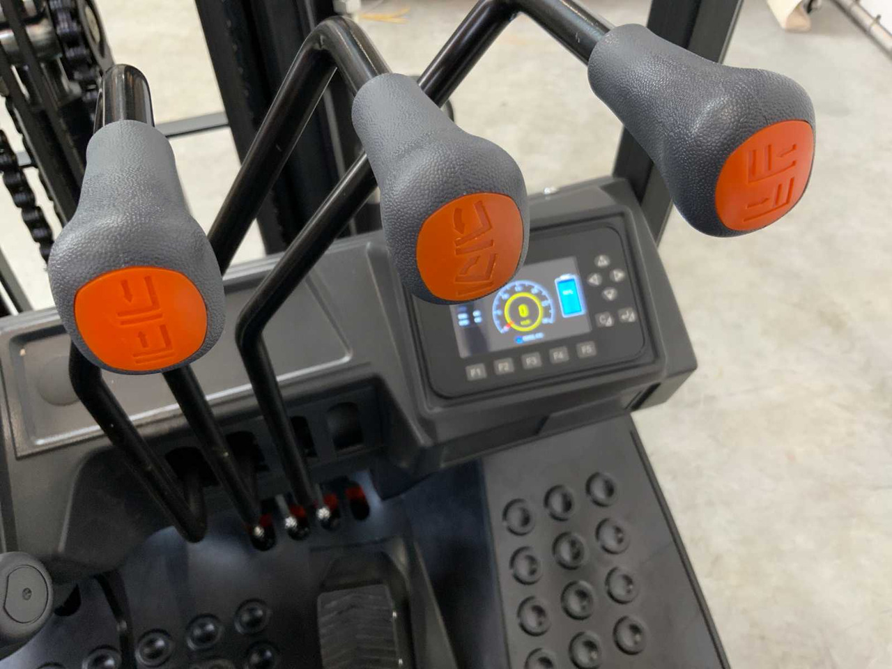 Vysokozdvižný vozík NOBLELIFT - 2024 - Q25-SERIES - 2.5T FORKLIFT ADJUSTABLE FORKS 4.8M: obrázek 14