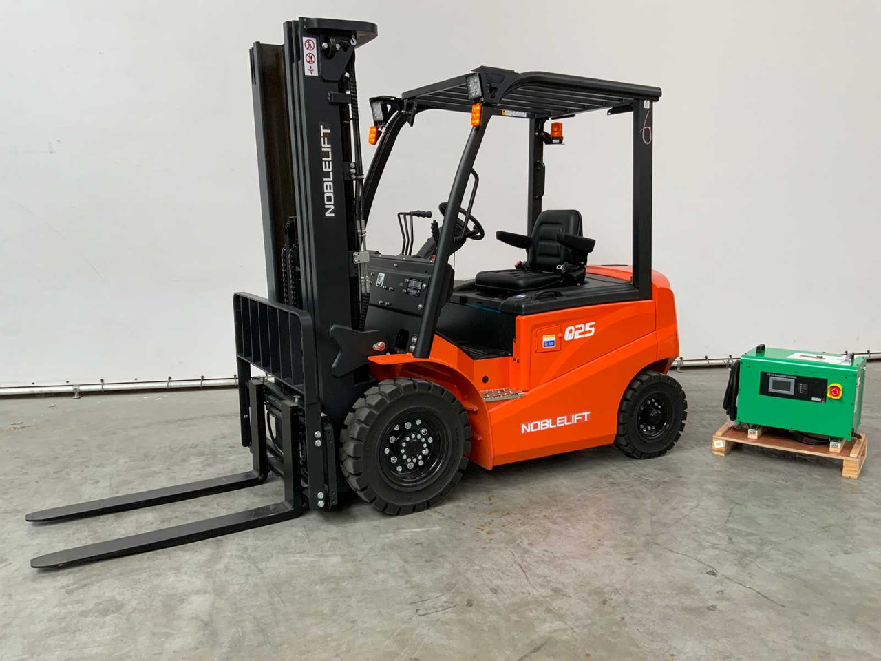 Vysokozdvižný vozík NOBLELIFT - 2024 - Q25-SERIES - 2.5T FORKLIFT ADJUSTABLE FORKS 4.8M: obrázek 6