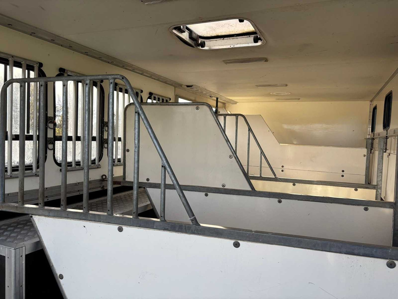 Nákladní auto 1993 VOLVO FL 612 TRUCK HORSE TRAILER: obrázek 12