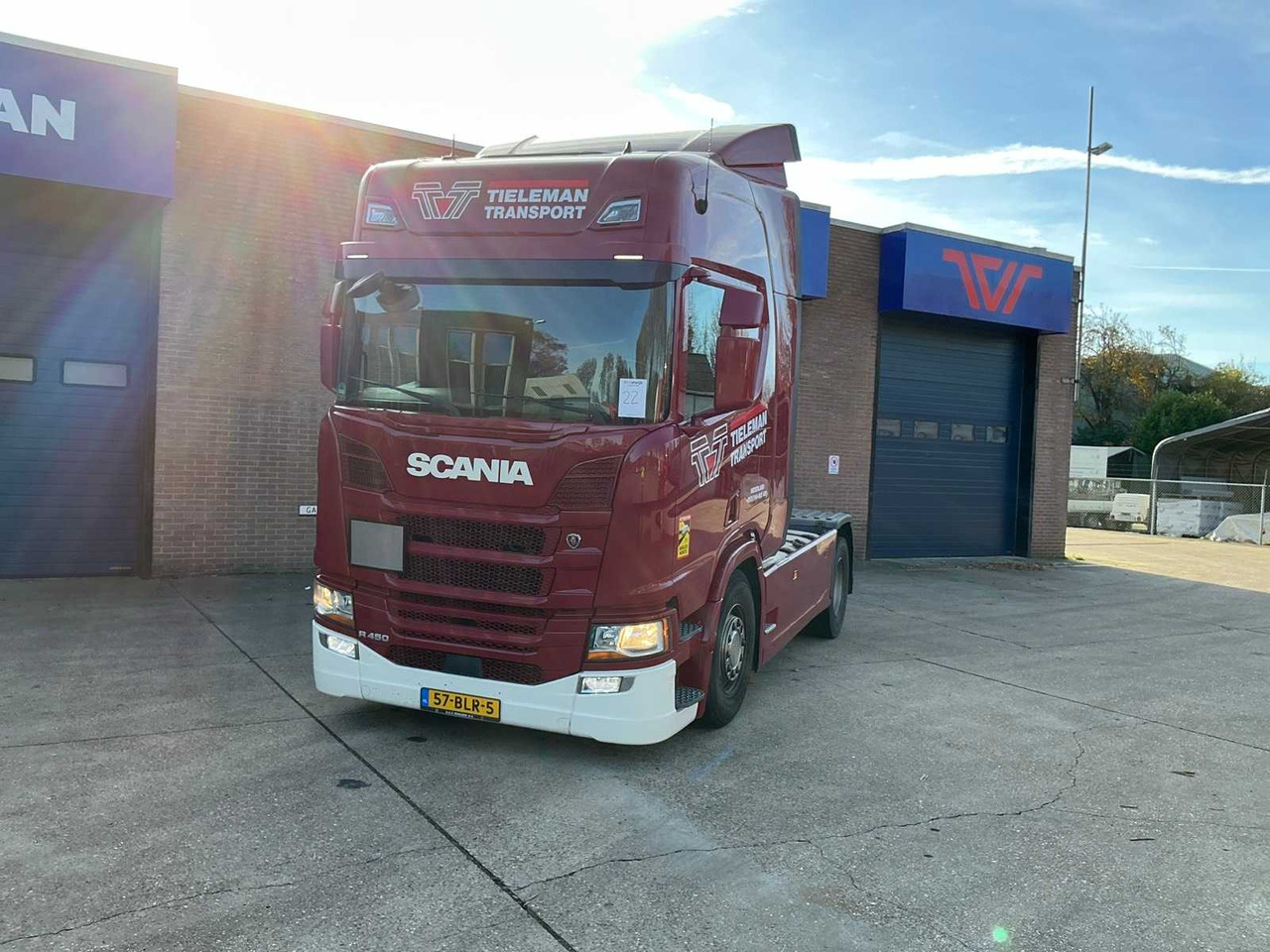 2018 SCANIA R450 SEMI-TRAILER TRACTOR - Nákladní auto: obrázek 2 2018 SCANIA R450 SEMI-TRAILER TRACTOR - Nákladní auto: obrázek 2