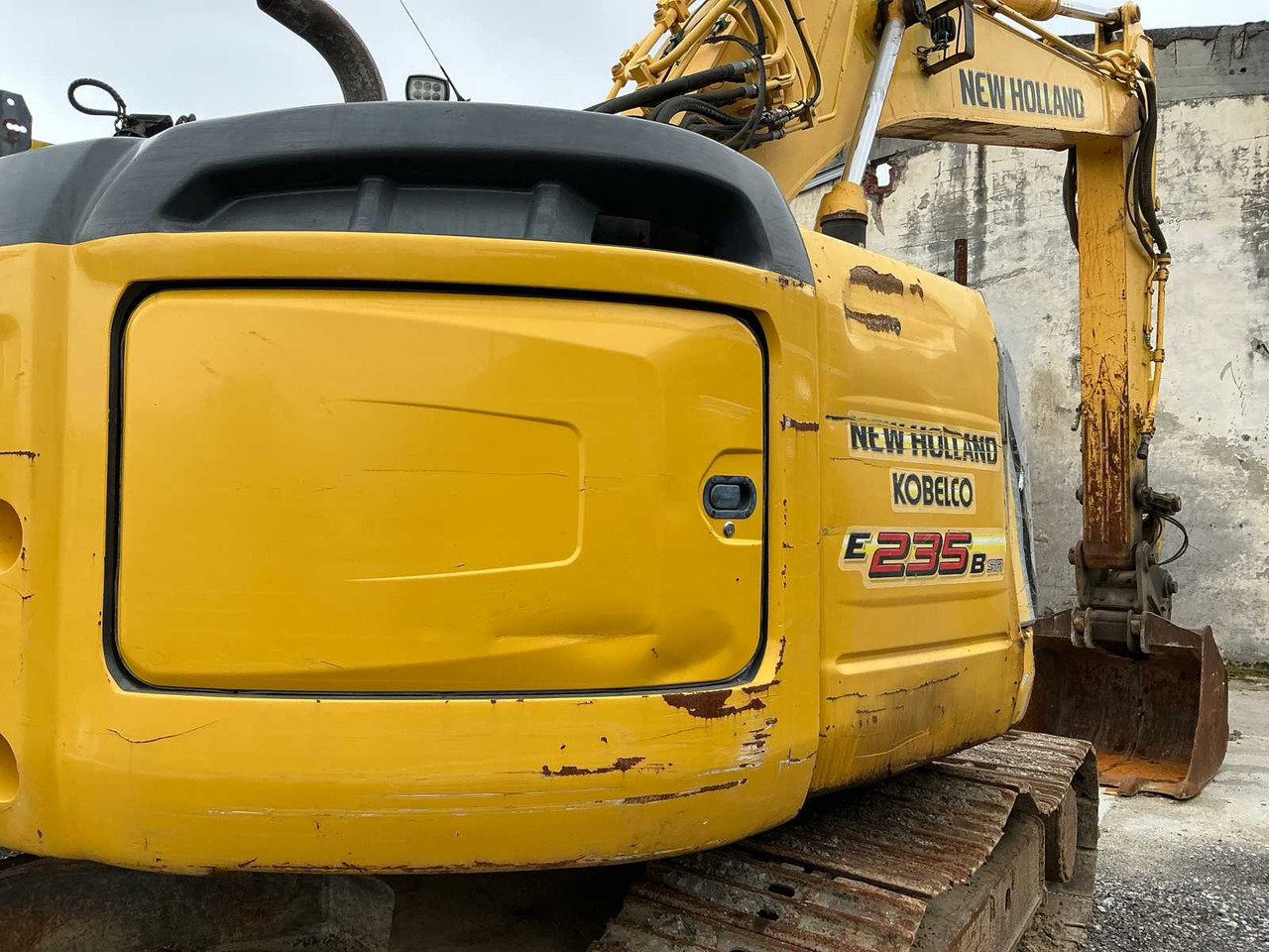 Pásové rýpadlo New Holland E235BSR-2: obrázek 18