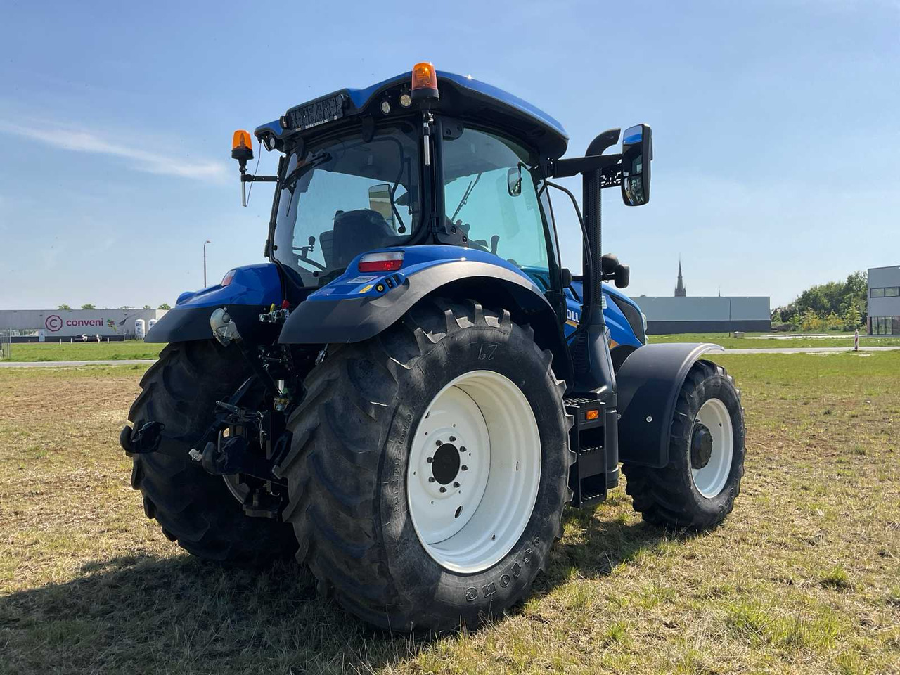 New Holland T6.145 - Traktor: obrázek 5 New Holland T6.145 - Traktor: obrázek 5