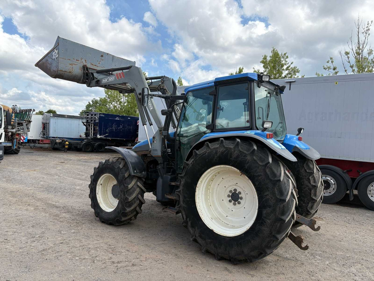 New Holland TM115 mit Frontlader - Traktor: obrázek 3 New Holland TM115 mit Frontlader - Traktor: obrázek 3