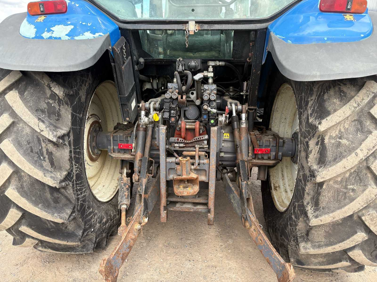 New Holland TM115 mit Frontlader - Traktor: obrázek 5 New Holland TM115 mit Frontlader - Traktor: obrázek 5