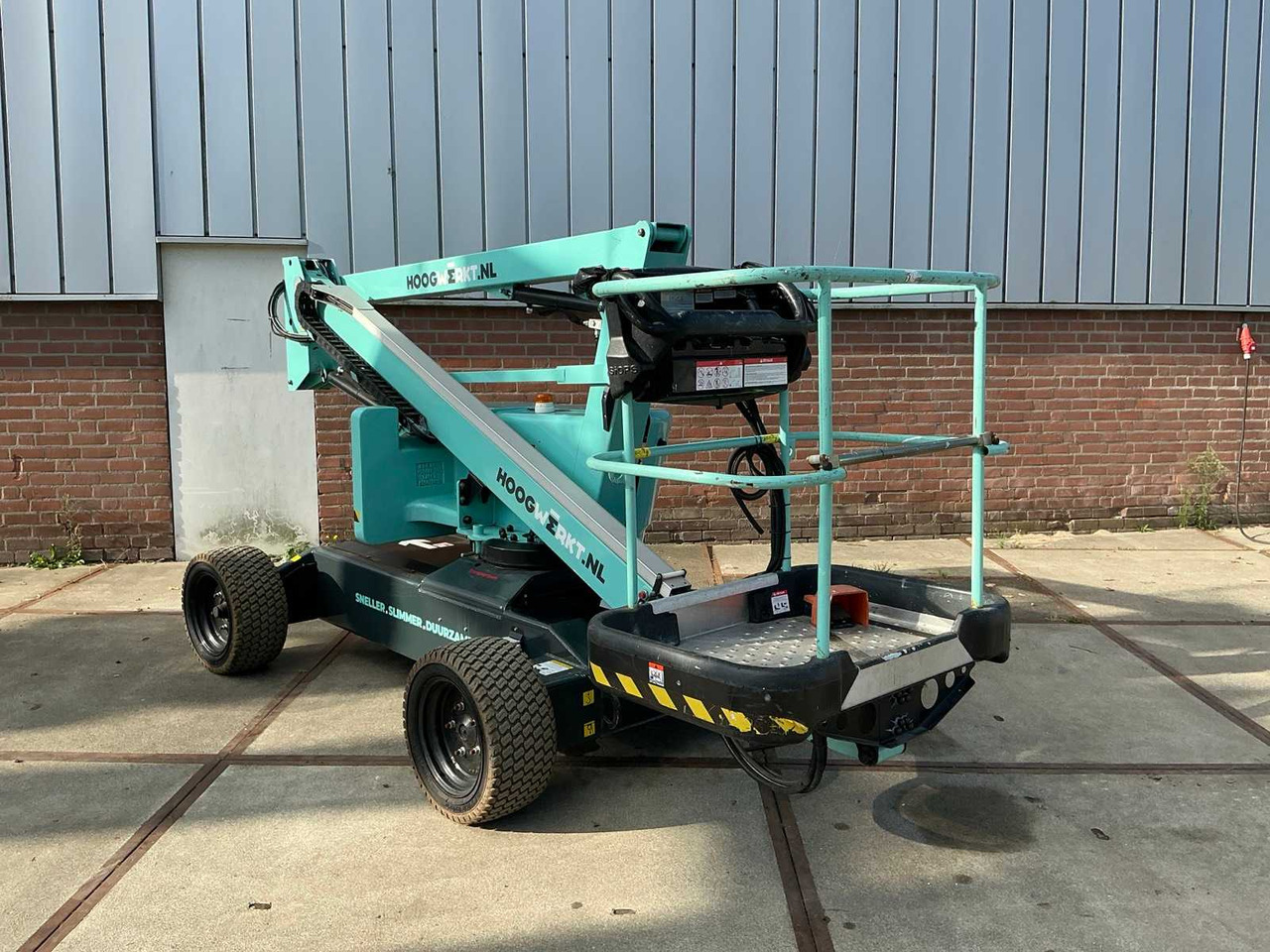 Niftylift HR12LE 2x4 MK2 - Pracovní plošina: obrázek 1 Niftylift HR12LE 2x4 MK2 - Pracovní plošina: obrázek 1