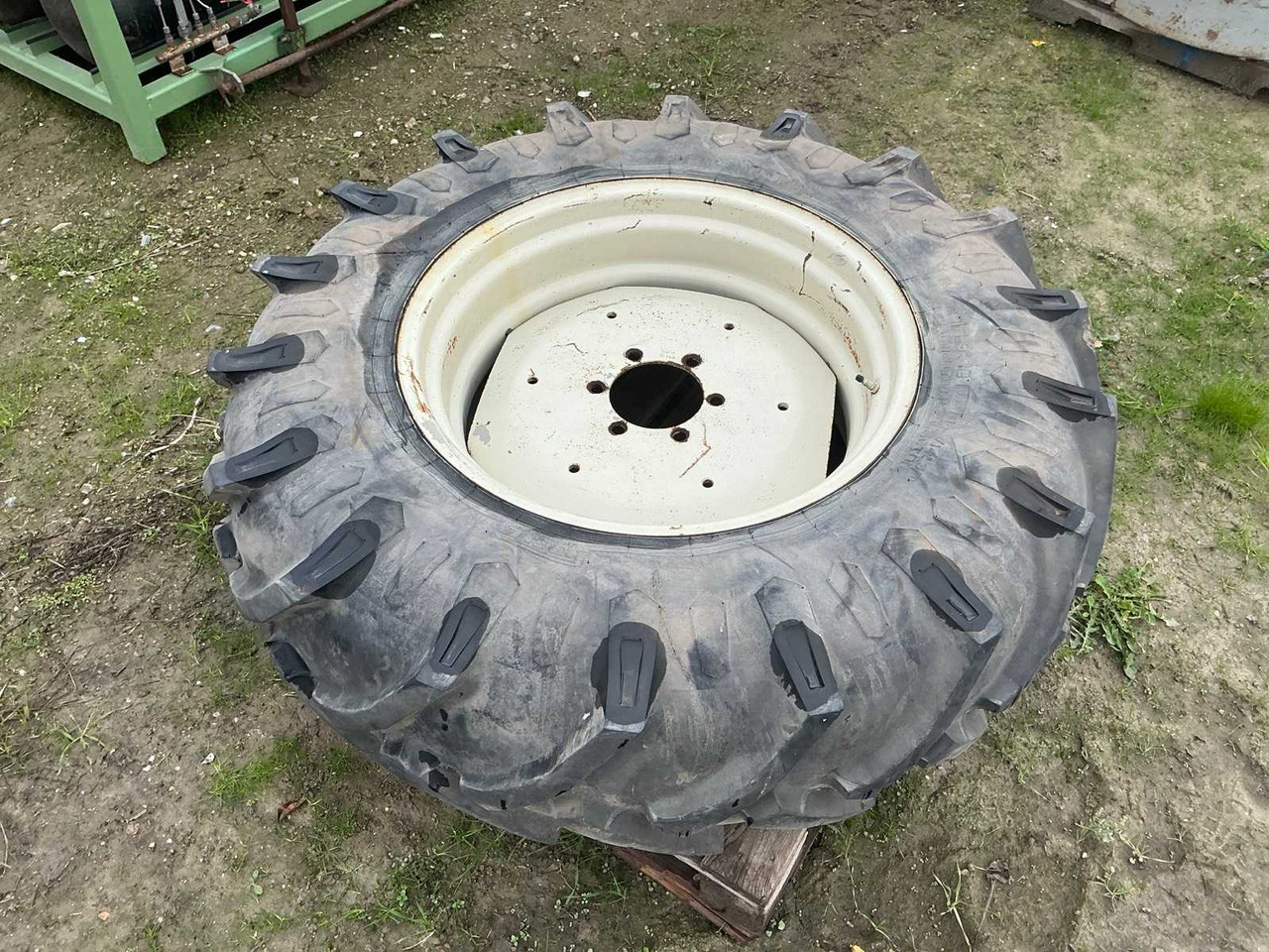 Pirelli Cinturato TM 150 - Pneumatiky a ráfky pro Traktor: obrázek 1 Pirelli Cinturato TM 150 - Pneumatiky a ráfky pro Traktor: obrázek 1