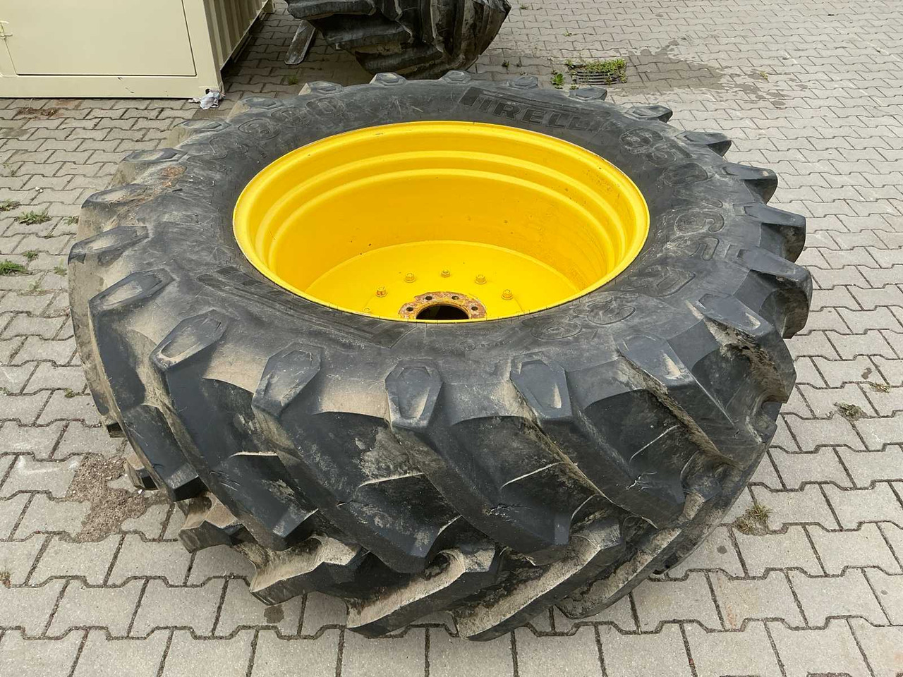 Pirelli TM800 - Pneumatiky a ráfky pro Traktor: obrázek 4 Pirelli TM800 - Pneumatiky a ráfky pro Traktor: obrázek 4