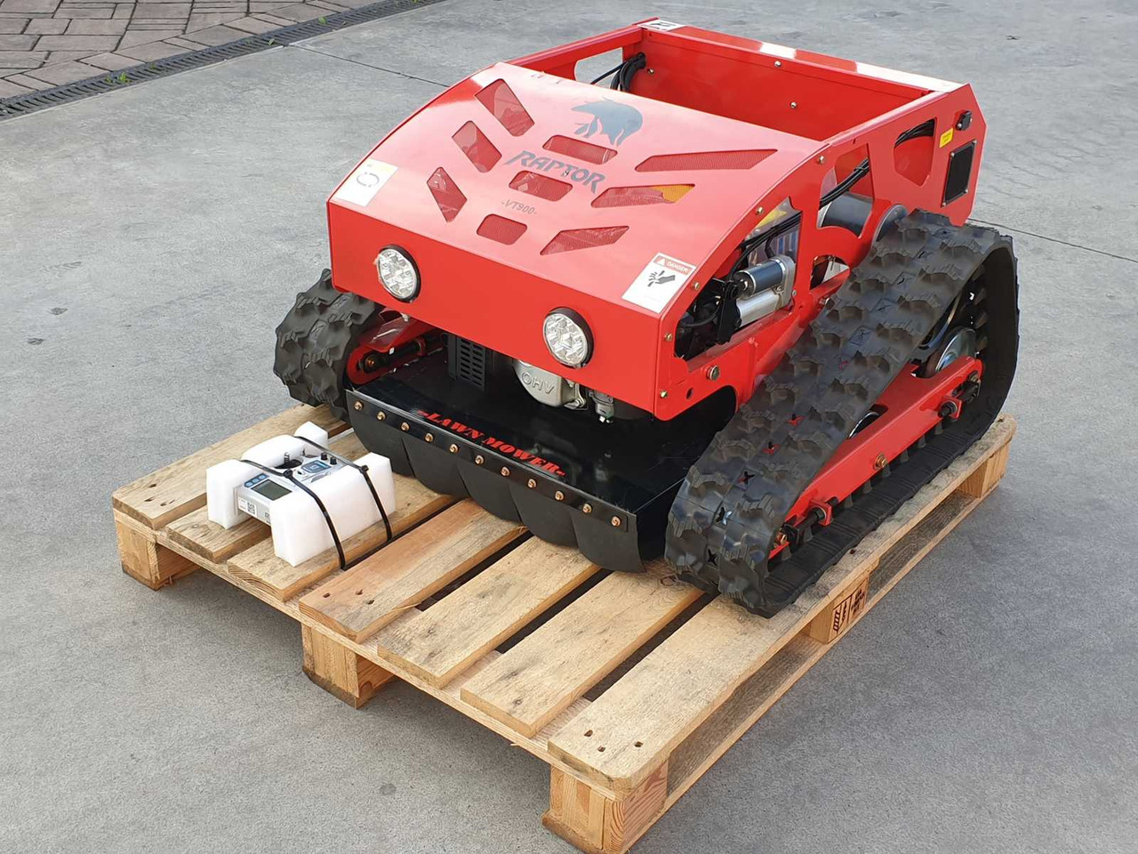 RAPTOR - Sekačka na trávu: obrázek 1 RAPTOR - Sekačka na trávu: obrázek 1