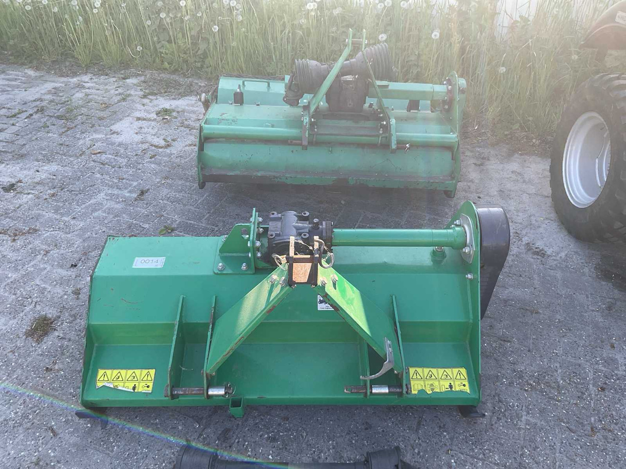 Reversible tiller and flail mower - Čelní nakladač pro traktor: obrázek 2 Reversible tiller and flail mower - Čelní nakladač pro traktor: obrázek 2
