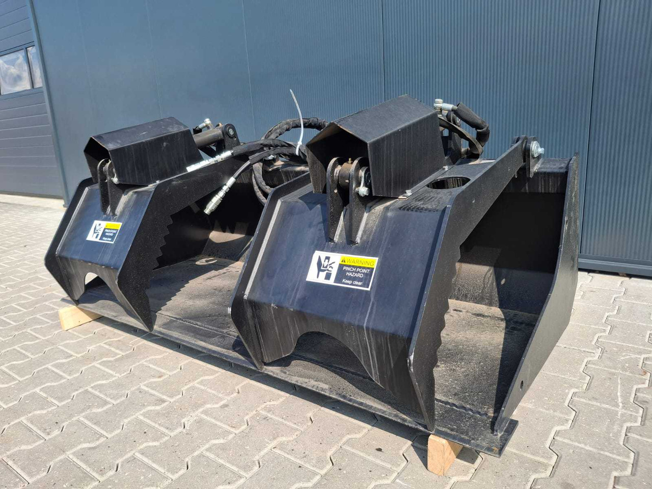 Rhino-cross 72 inch grapple Bucket - Stroj na obdělávání půdy: obrázek 1 Rhino-cross 72 inch grapple Bucket - Stroj na obdělávání půdy: obrázek 1