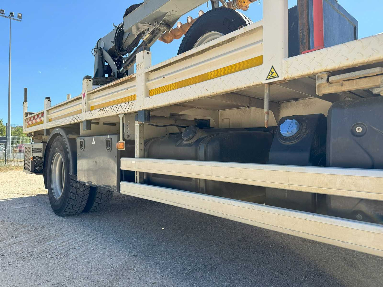 Nákladní automobil valníkový/ Plošinový, Auto s hydraulickou rukou Risa Renault D14 G2T TARIÈRE: obrázek 18