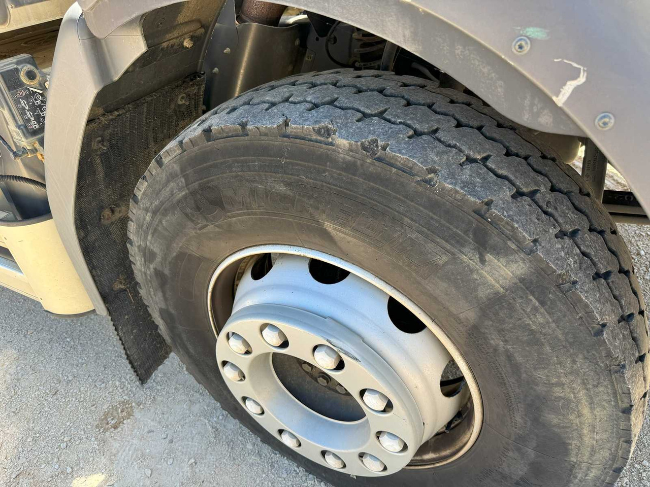 Nákladní automobil valníkový/ Plošinový, Auto s hydraulickou rukou Risa Renault D14 G2T TARIÈRE: obrázek 15