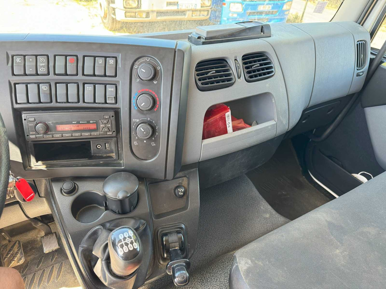 Nákladní automobil valníkový/ Plošinový, Auto s hydraulickou rukou Risa Renault D14 G2T TARIÈRE: obrázek 41