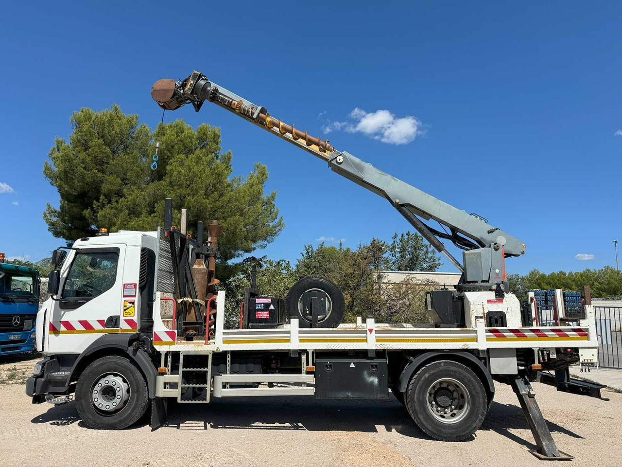 Nákladní automobil valníkový/ Plošinový, Auto s hydraulickou rukou Risa Renault D14 G2T TARIÈRE: obrázek 8