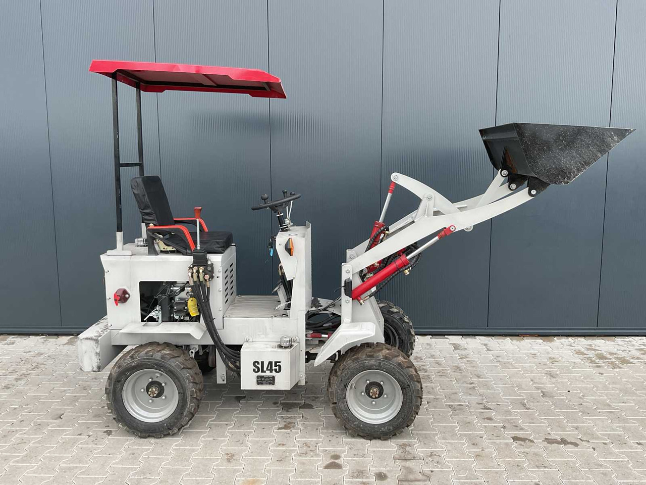 SDLool SL45 - Rýpadlo-nakladač: obrázek 2 SDLool SL45 - Rýpadlo-nakladač: obrázek 2