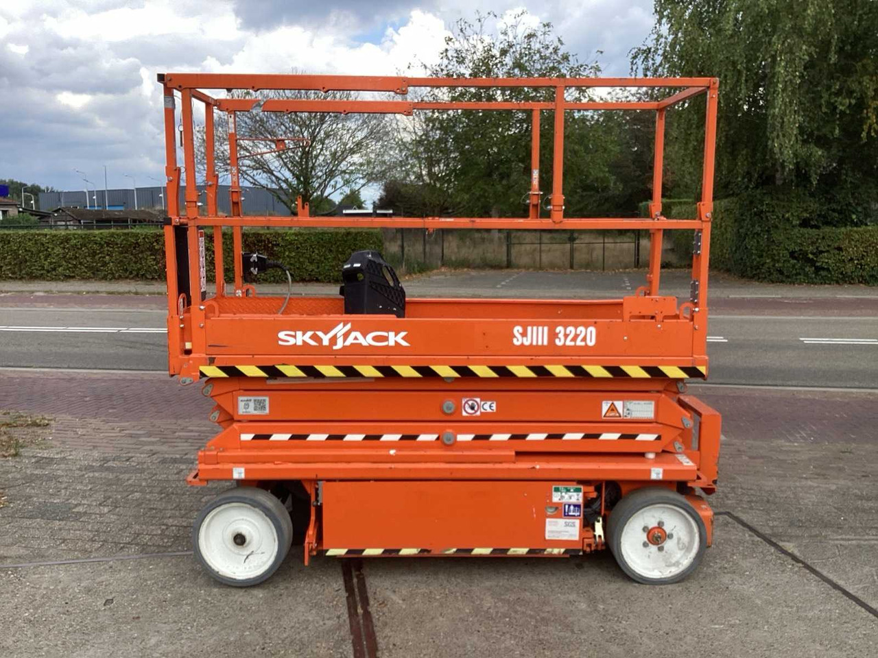 SKYJACK SJIII 3220 - Pracovní plošina: obrázek 2 SKYJACK SJIII 3220 - Pracovní plošina: obrázek 2