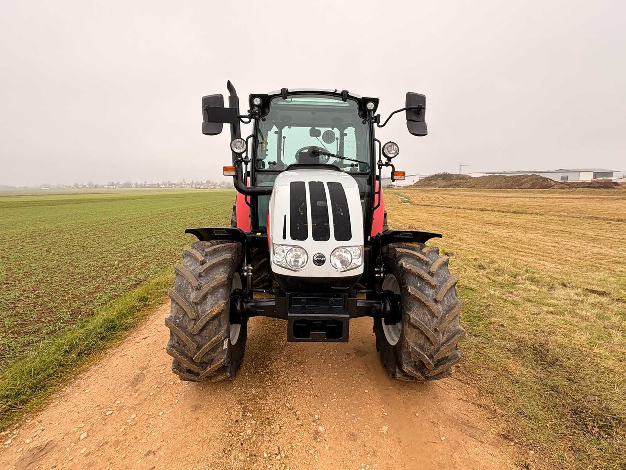 STEYR 4065 S - COMPACT ALL-WHEEL DRIVE TRACTOR (2022) - Traktor: obrázek 2 STEYR 4065 S - COMPACT ALL-WHEEL DRIVE TRACTOR (2022) - Traktor: obrázek 2
