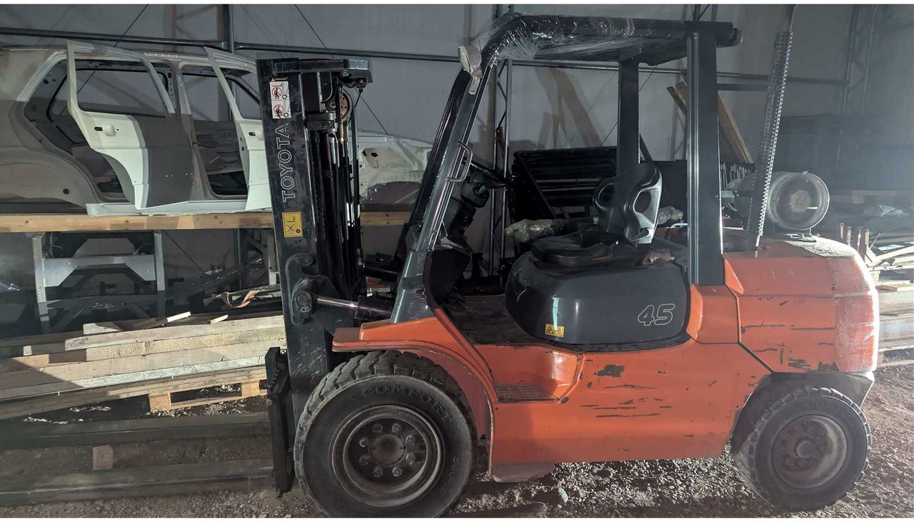 TOYOTA 02-7FG40 FORKLIFT TRUCK - Vysokozdvižný vozík: obrázek 1 TOYOTA 02-7FG40 FORKLIFT TRUCK - Vysokozdvižný vozík: obrázek 1