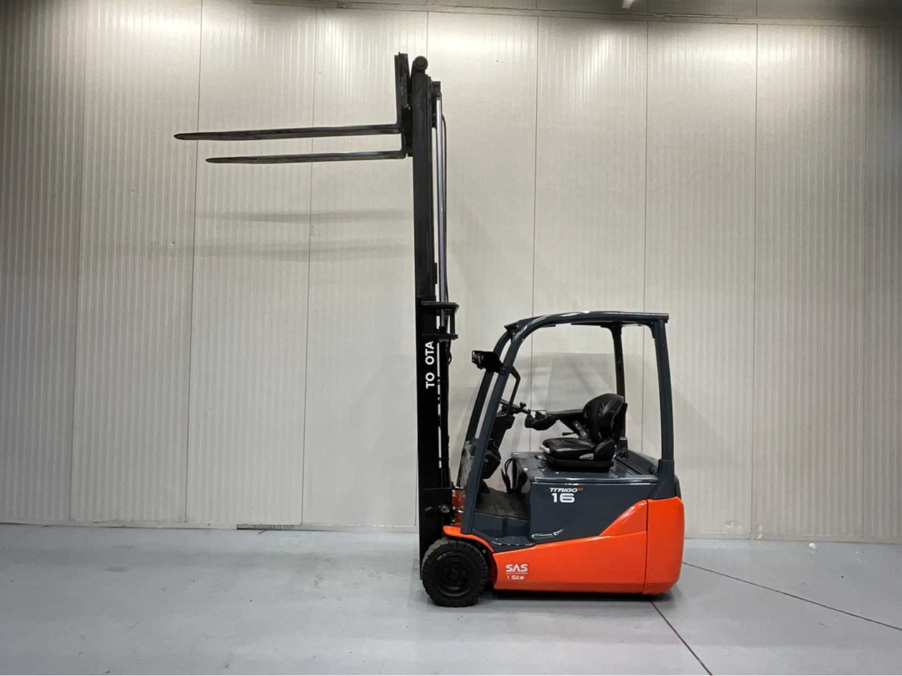 TOYOTA - 8FBE16T - FORKLIFT YEAR OF MANUFACTURE 2019- SPOONS 160CM - 7325 HOURS - SIDE-SHIFT - Vysokozdvižný vozík: obrázek 5 TOYOTA - 8FBE16T - FORKLIFT YEAR OF MANUFACTURE 2019- SPOONS 160CM - 7325 HOURS - SIDE-SHIFT - Vysokozdvižný vozík: obrázek 5