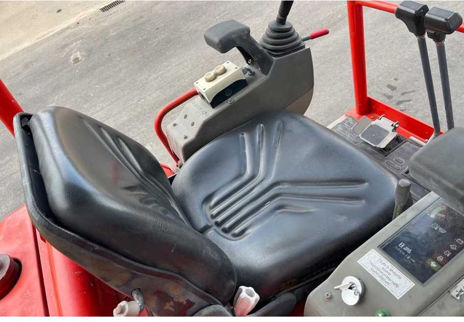 Mini rýpadlo Takeuchi TB016 Hybrid: obrázek 11 Mini rýpadlo Takeuchi TB016 Hybrid: obrázek 11