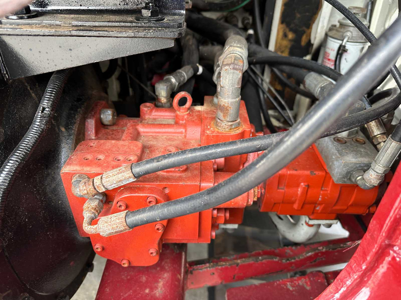 Pásové rýpadlo Takeuchi TB175C: obrázek 24