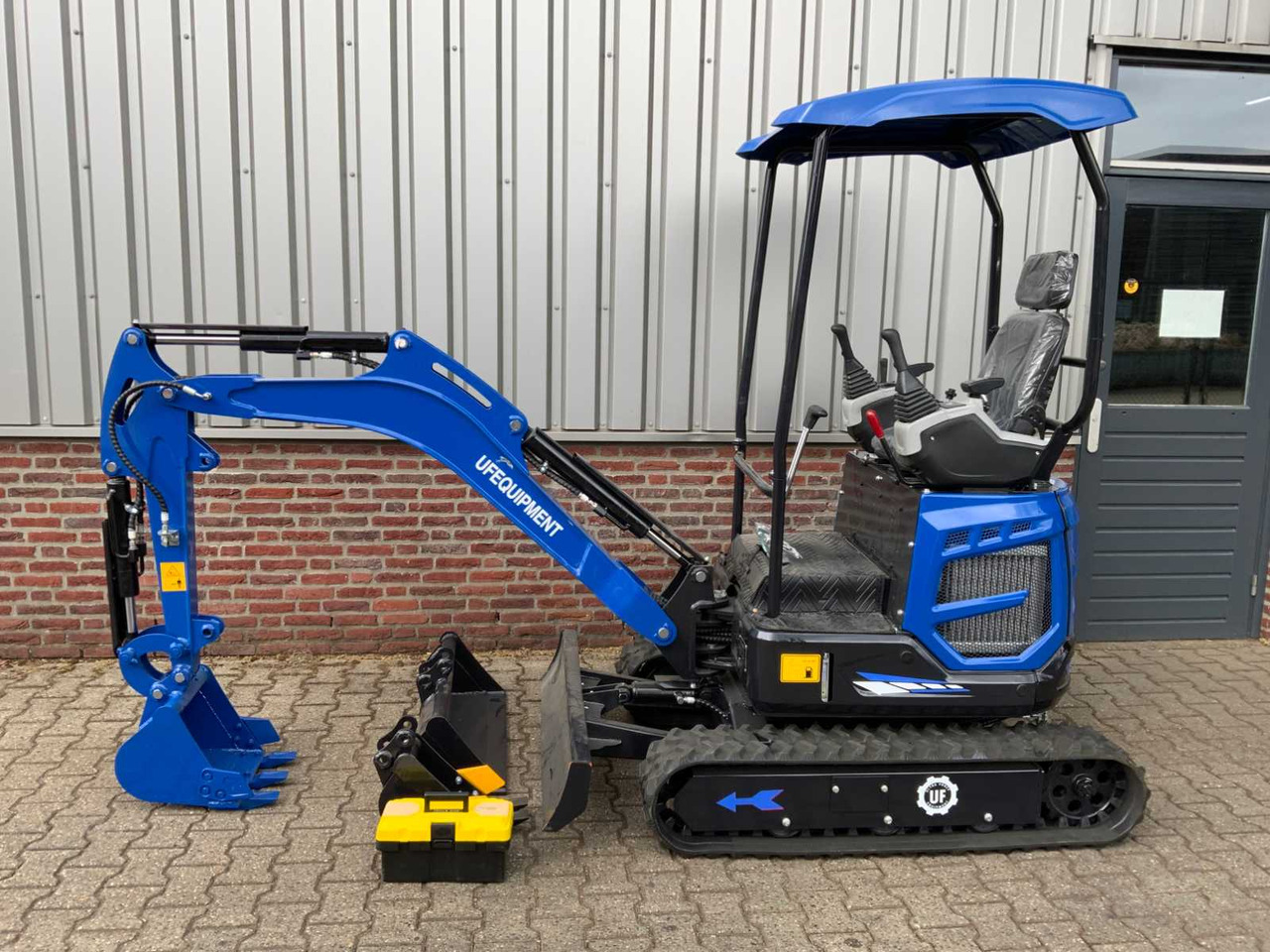 UF Equipment NM-18 - Pásové rýpadlo: obrázek 2 UF Equipment NM-18 - Pásové rýpadlo: obrázek 2