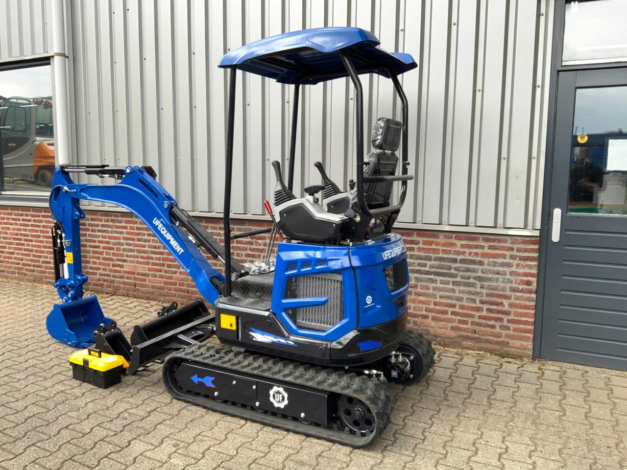 UF Equipment NM-18 - Pásové rýpadlo: obrázek 3 UF Equipment NM-18 - Pásové rýpadlo: obrázek 3