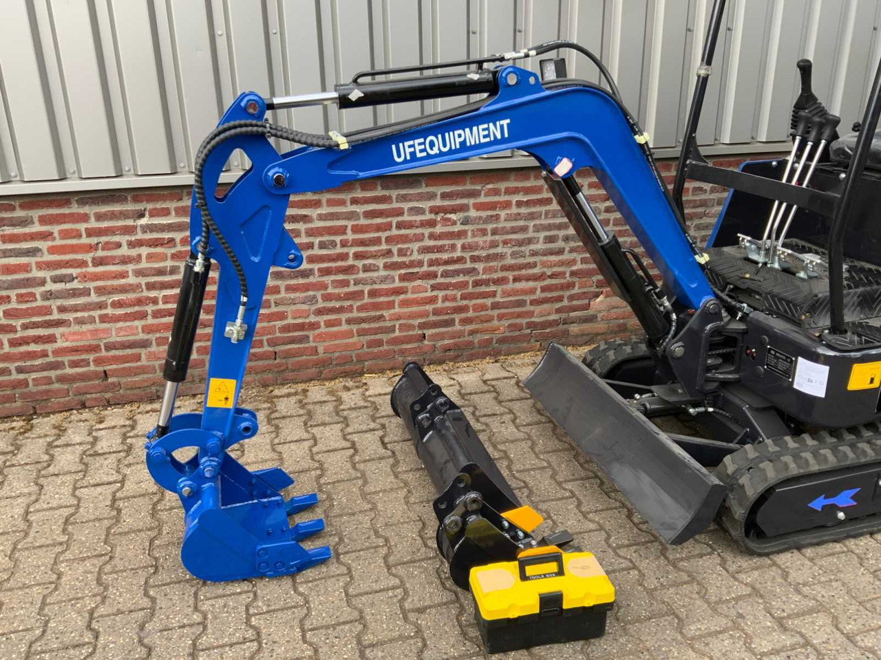 UF Equipment NM-E15 - Mini rýpadlo: obrázek 4 UF Equipment NM-E15 - Mini rýpadlo: obrázek 4