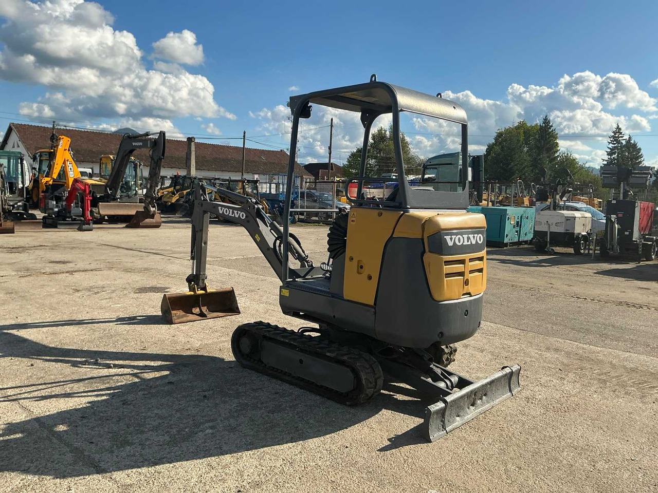 VOLVO EC 18 D - Mini rýpadlo: obrázek 3 VOLVO EC 18 D - Mini rýpadlo: obrázek 3