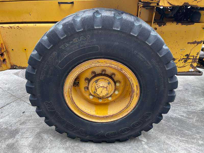 Smykem řízený nakladač pásový VOLVO - L70C - WHEEL LOADER: obrázek 13 Smykem řízený nakladač pásový VOLVO - L70C - WHEEL LOADER: obrázek 13