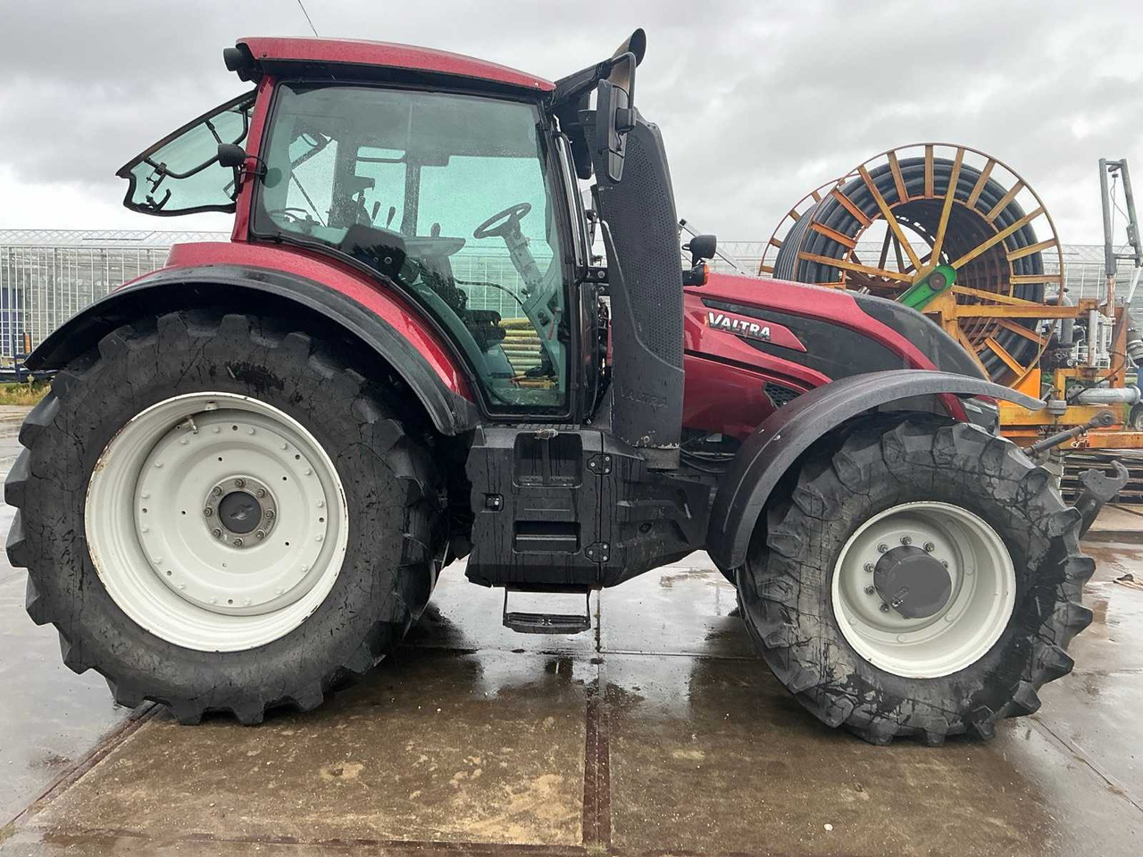 Valtra T214 - Traktor: obrázek 5 Valtra T214 - Traktor: obrázek 5