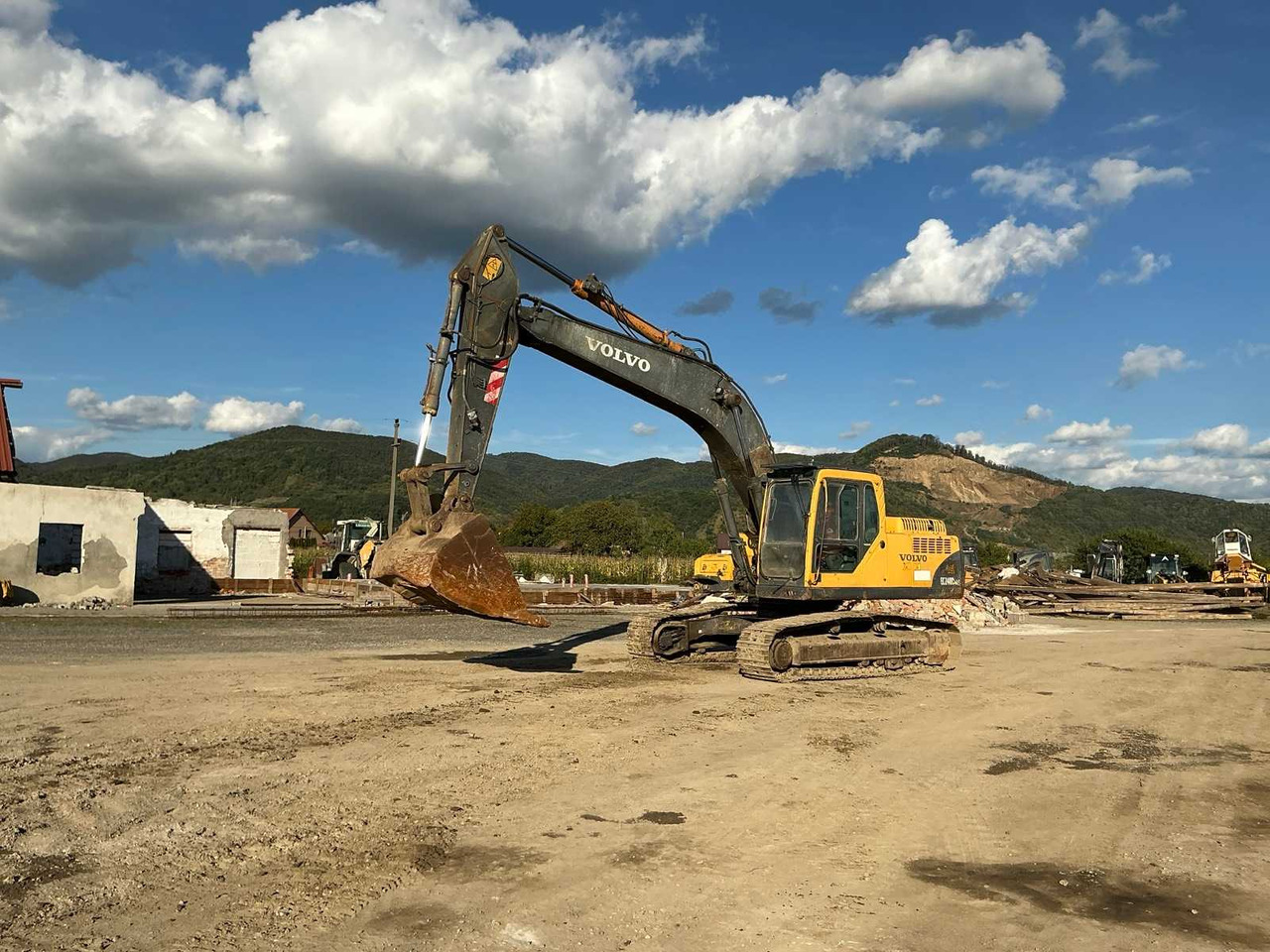 Volvo EC 240 BNLC - Pásové rýpadlo: obrázek 1 Volvo EC 240 BNLC - Pásové rýpadlo: obrázek 1