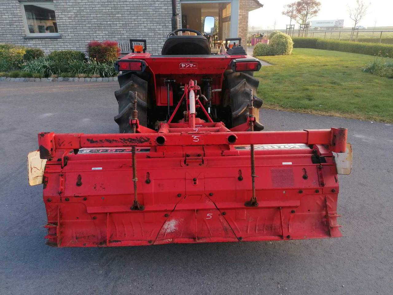 Yanmar F22D - Malotraktor: obrázek 4 Yanmar F22D - Malotraktor: obrázek 4