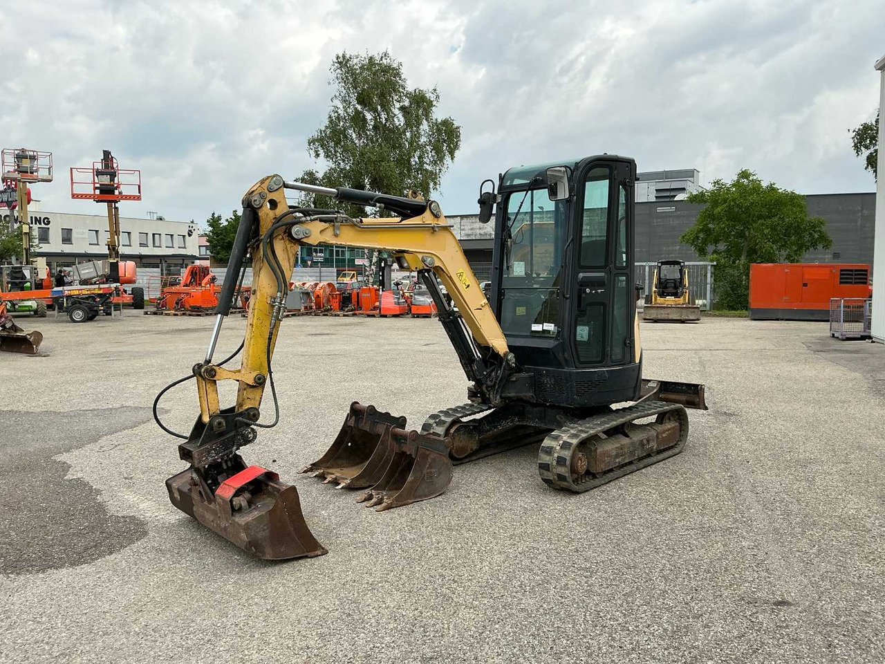Yanmar VIO25-4 - Pásové rýpadlo: obrázek 2 Yanmar VIO25-4 - Pásové rýpadlo: obrázek 2