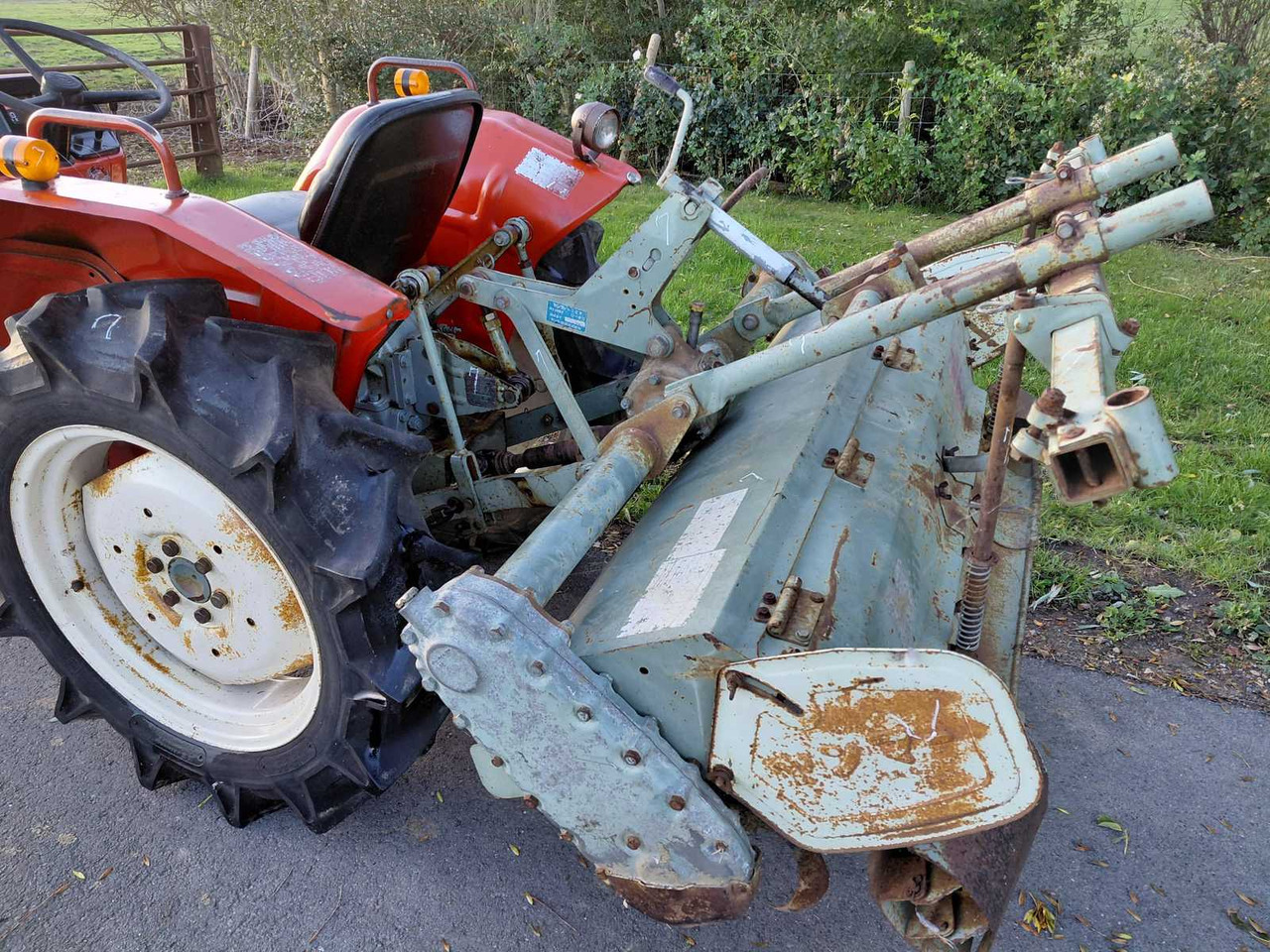 Yanmar YM2010 - Malotraktor: obrázek 5 Yanmar YM2010 - Malotraktor: obrázek 5