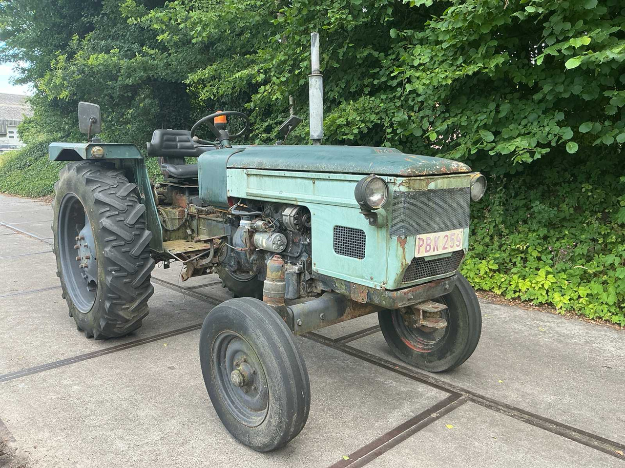 Zetor 4712 - Traktor: obrázek 2 Zetor 4712 - Traktor: obrázek 2