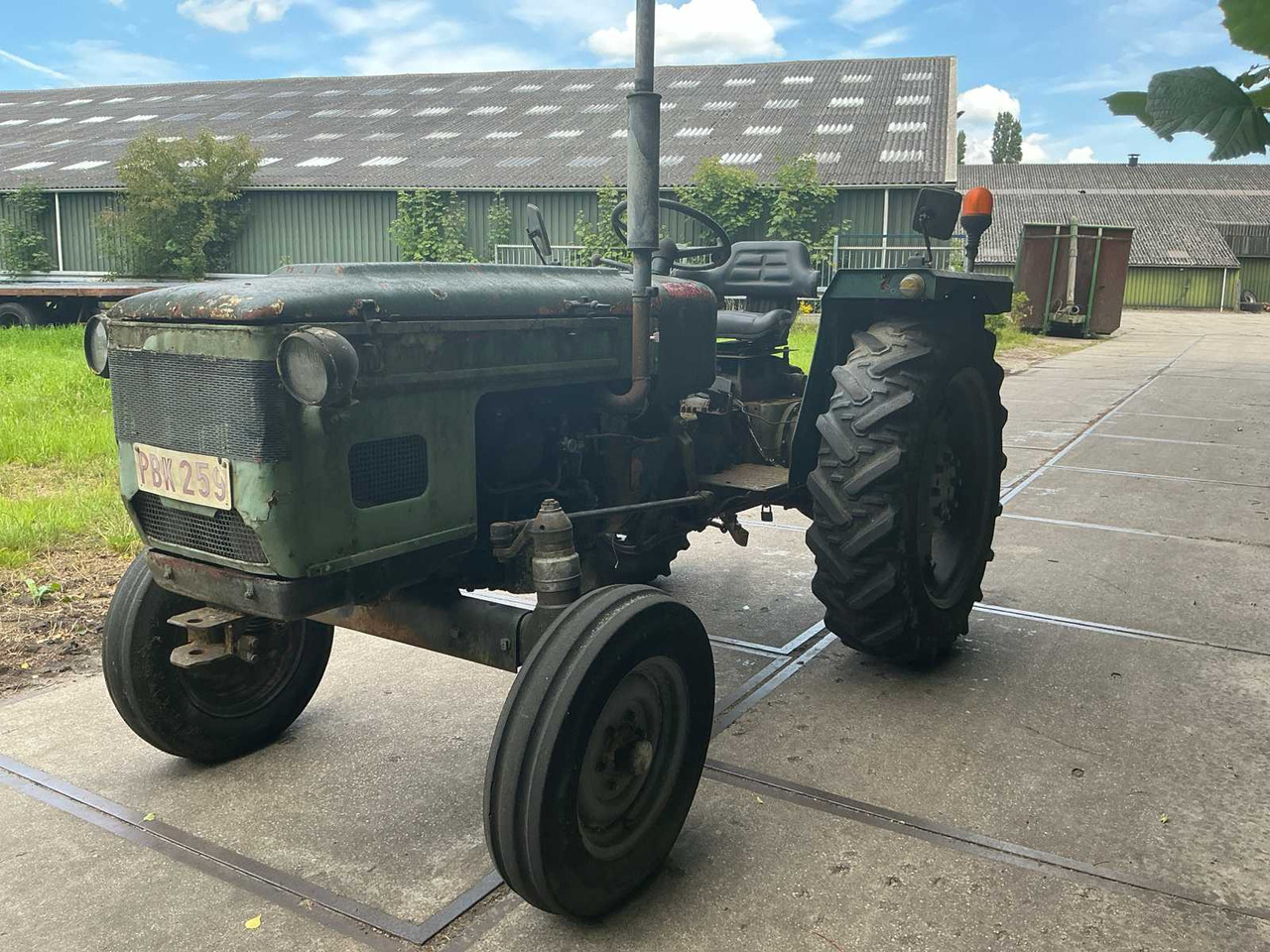 Zetor 4712 - Traktor: obrázek 1 Zetor 4712 - Traktor: obrázek 1