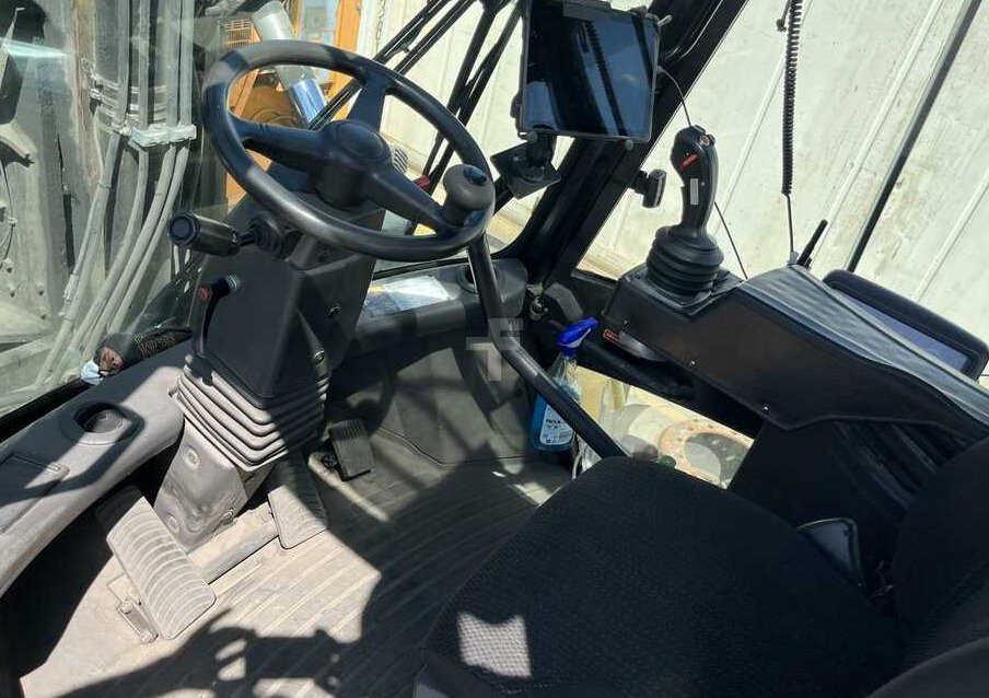 Hyster H25XM-12 - Kontejnerový manipulátor: obrázek 5 Hyster H25XM-12 - Kontejnerový manipulátor: obrázek 5