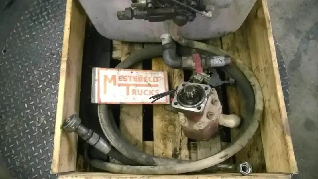 Mercedes-Benz Hydrauliek set met tandwielpomp - Hydraulika pro Nákladní auto: obrázek 1 Mercedes-Benz Hydrauliek set met tandwielpomp - Hydraulika pro Nákladní auto: obrázek 1