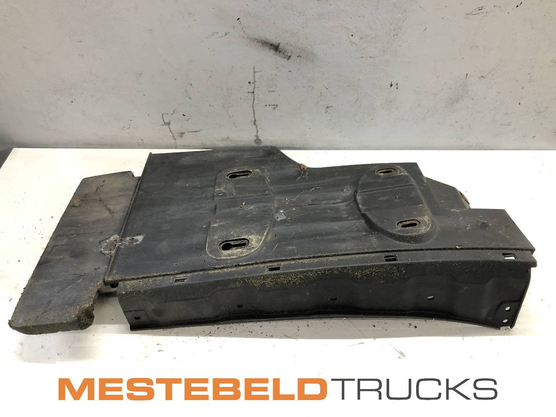 Mercedes-Benz Spatbord rechts voor - Karoserie a exteriér pro Nákladní auto: obrázek 1 Mercedes-Benz Spatbord rechts voor - Karoserie a exteriér pro Nákladní auto: obrázek 1