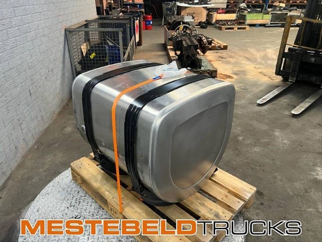 Volvo D tank met steunen 330 liter - Palivový systém pro Nákladní auto: obrázek 3 Volvo D tank met steunen 330 liter - Palivový systém pro Nákladní auto: obrázek 3