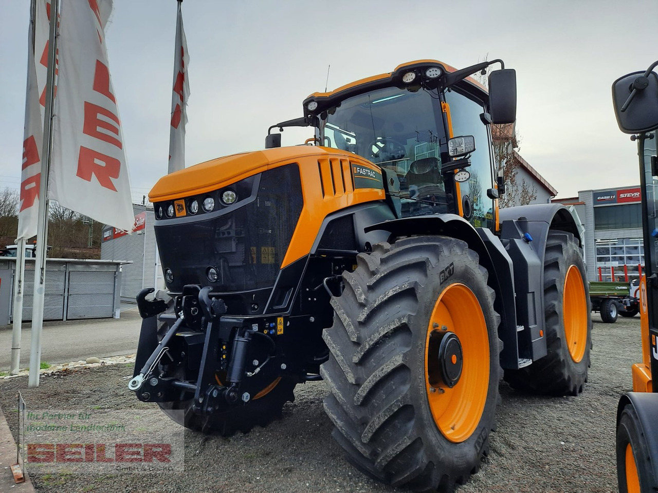JCB Fastrac 8330 iCON Trimble-ready - Traktor: obrázek 1 JCB Fastrac 8330 iCON Trimble-ready - Traktor: obrázek 1