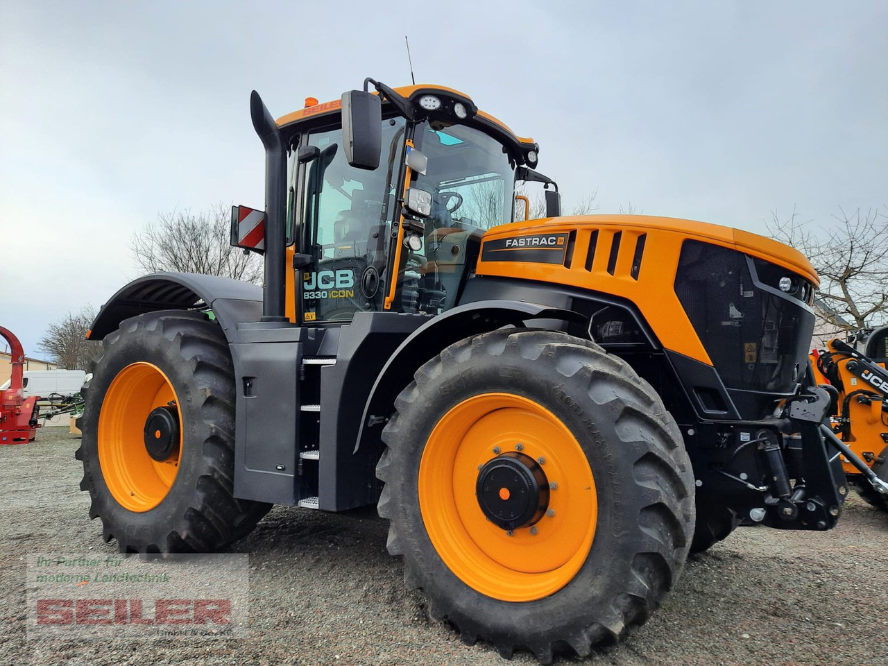 JCB Fastrac 8330 iCON Trimble-ready - Traktor: obrázek 2 JCB Fastrac 8330 iCON Trimble-ready - Traktor: obrázek 2