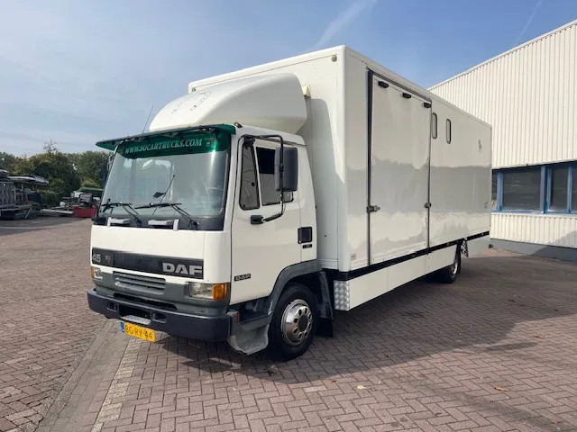 DAF LF 45.130 CLEAN HORSES NL-TRUCK - Auto na přepravu koní: obrázek 3 DAF LF 45.130 CLEAN HORSES NL-TRUCK - Auto na přepravu koní: obrázek 3