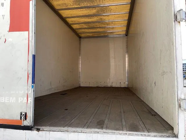 DAF XF 95.380 Euro 2 Manual-Gear - Skříňový nákladní auto: obrázek 5 DAF XF 95.380 Euro 2 Manual-Gear - Skříňový nákladní auto: obrázek 5