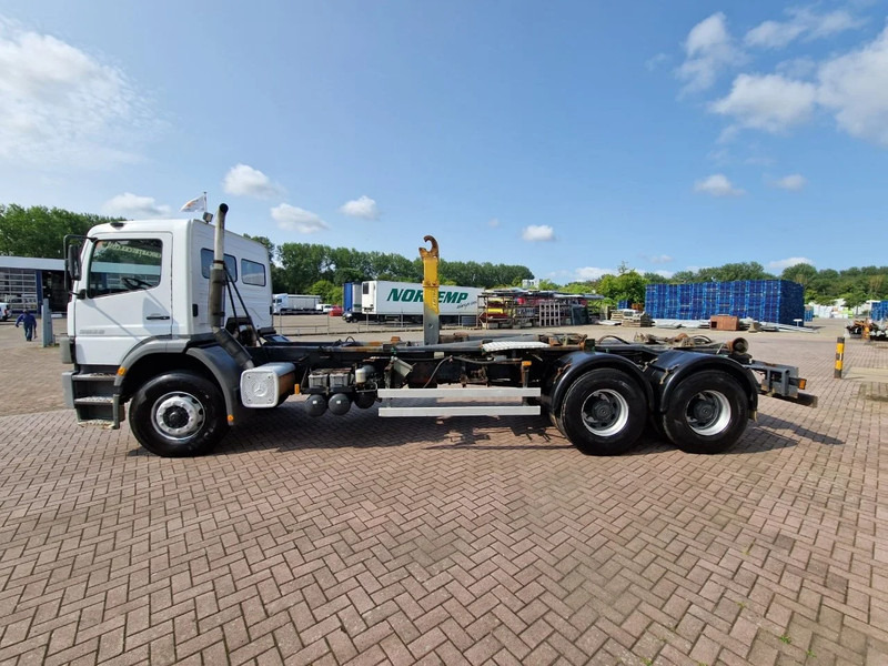 Mercedes-Benz Atego 2628 6x4 Euro 3 Manual Gear full steel suspension - Hákový nosič kontejnerů: obrázek 5 Mercedes-Benz Atego 2628 6x4 Euro 3 Manual Gear full steel suspension - Hákový nosič kontejnerů: obrázek 5