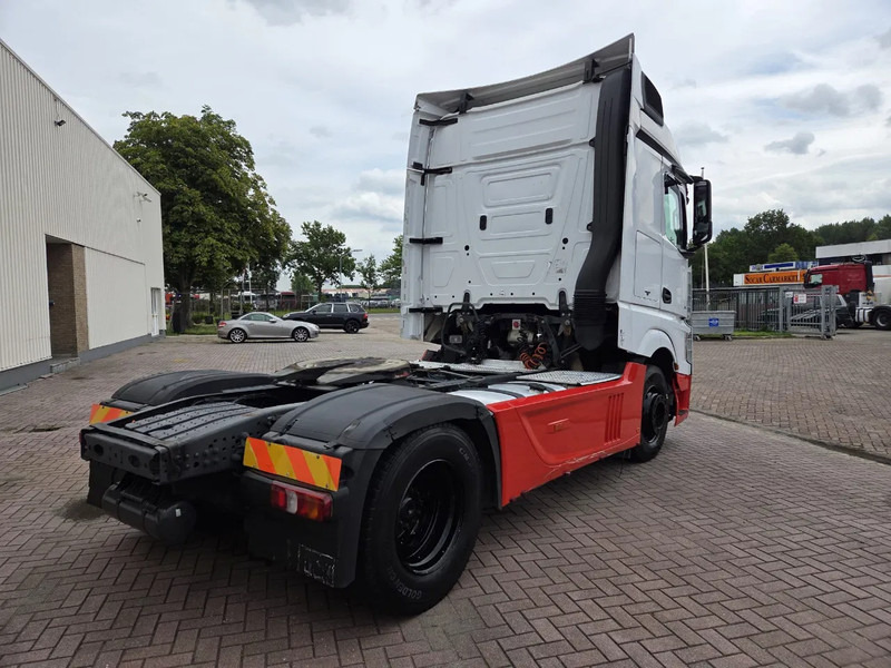 Mercedes-Benz Actros 1845 Retarder, 2 tanks, Automatic, 2 beds - Tahač: obrázek 3 Mercedes-Benz Actros 1845 Retarder, 2 tanks, Automatic, 2 beds - Tahač: obrázek 3