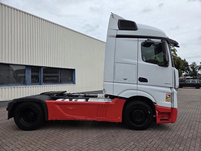 Mercedes-Benz Actros 1845 Retarder, 2 tanks, Automatic, 2 beds - Tahač: obrázek 2 Mercedes-Benz Actros 1845 Retarder, 2 tanks, Automatic, 2 beds - Tahač: obrázek 2